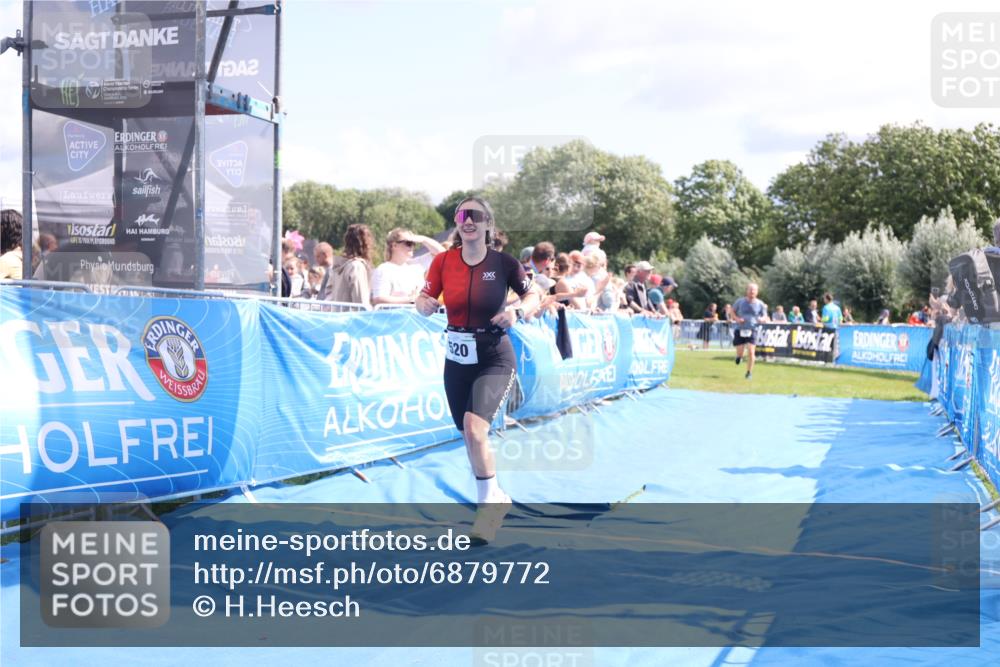 25.08.2024 - Elbe Triathlon Hamburg H.Heesch http://msf.ph/oto/6879772 25.08.2024 11:52:22 Ziel 520, 787, 1521 meine-sportfotos.de
