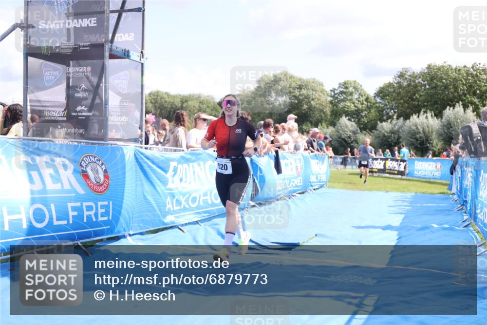 25.08.2024 - Elbe Triathlon Hamburg H.Heesch http://msf.ph/oto/6879773 25.08.2024 11:52:22 Ziel 520, 787, 1521 meine-sportfotos.de