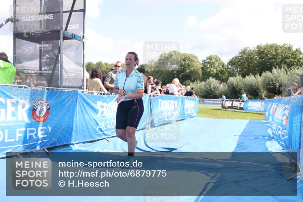 25.08.2024 - Elbe Triathlon Hamburg H.Heesch http://msf.ph/oto/6879775 25.08.2024 12:18:15 Ziel 533 meine-sportfotos.de