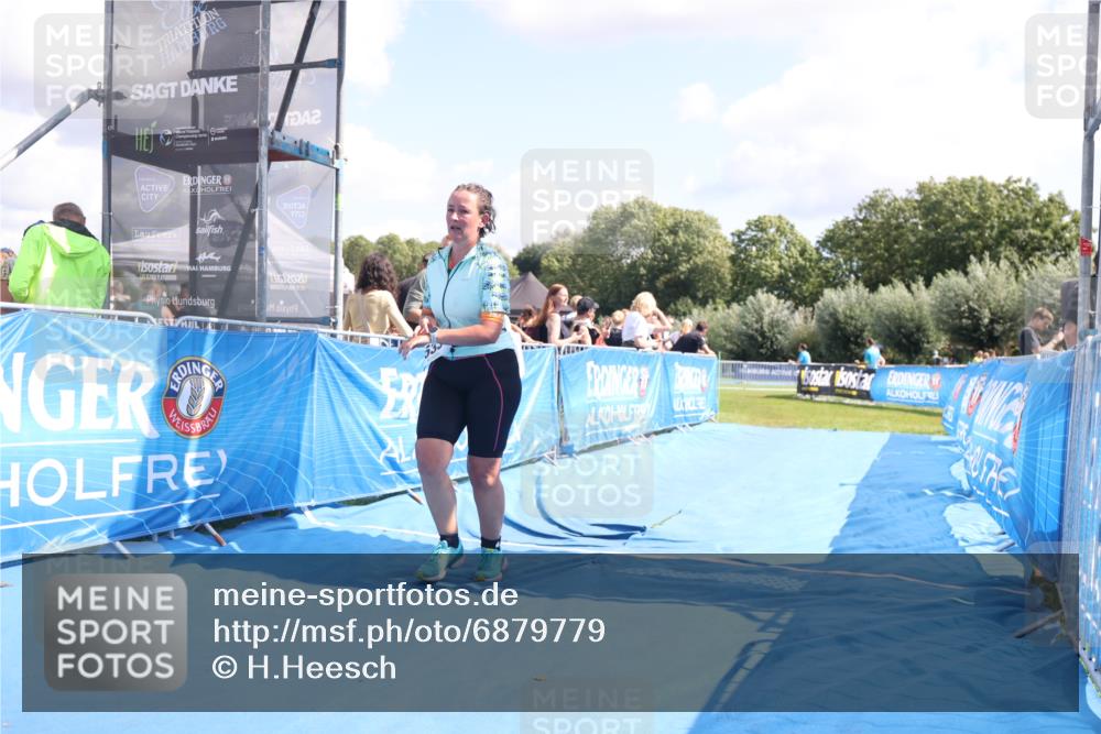 25.08.2024 - Elbe Triathlon Hamburg H.Heesch http://msf.ph/oto/6879779 25.08.2024 12:18:15 Ziel 533 meine-sportfotos.de