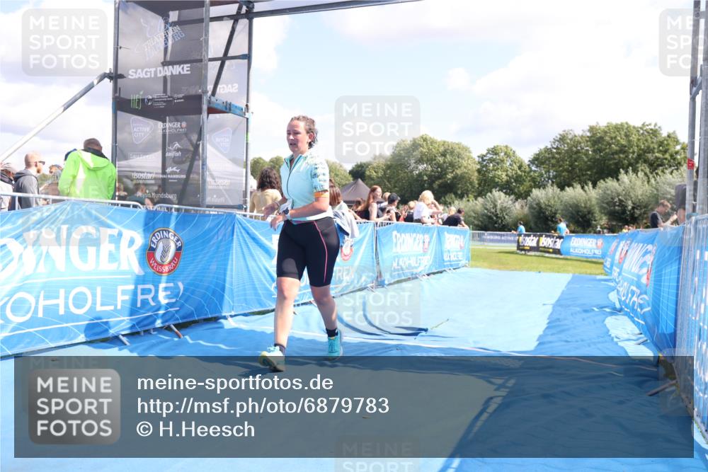 25.08.2024 - Elbe Triathlon Hamburg H.Heesch http://msf.ph/oto/6879783 25.08.2024 12:18:15 Ziel 533 meine-sportfotos.de