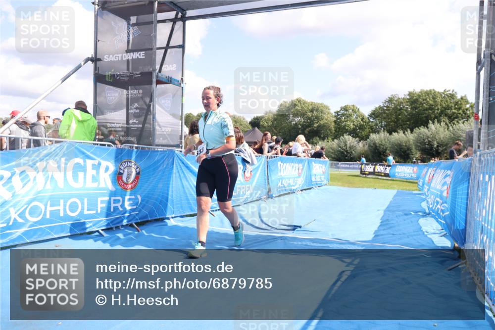 25.08.2024 - Elbe Triathlon Hamburg H.Heesch http://msf.ph/oto/6879785 25.08.2024 12:18:15 Ziel 533 meine-sportfotos.de