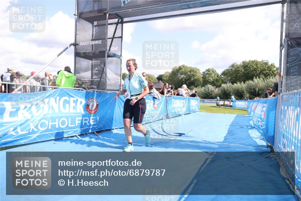 25.08.2024 - Elbe Triathlon Hamburg H.Heesch http://msf.ph/oto/6879787 25.08.2024 12:18:15 Ziel 533 meine-sportfotos.de
