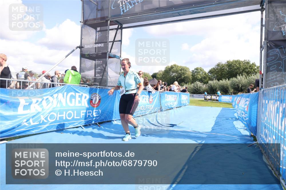25.08.2024 - Elbe Triathlon Hamburg H.Heesch http://msf.ph/oto/6879790 25.08.2024 12:18:15 Ziel 533 meine-sportfotos.de