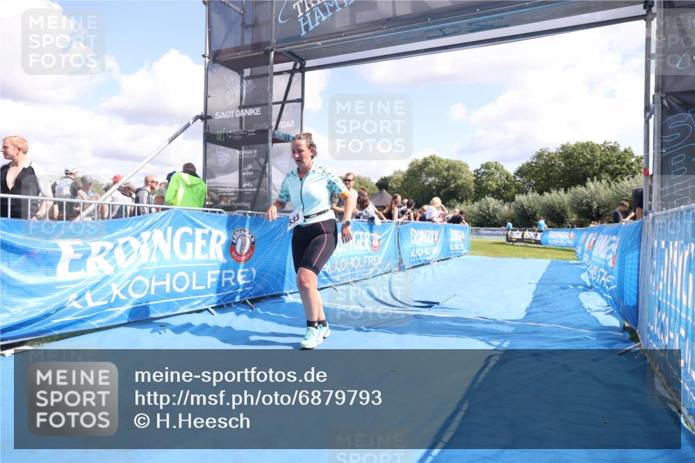 25.08.2024 - Elbe Triathlon Hamburg H.Heesch http://msf.ph/oto/6879793 25.08.2024 12:18:16 Ziel 533 meine-sportfotos.de