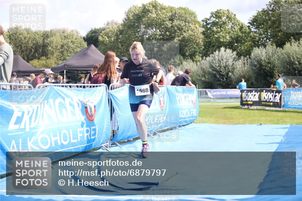 25.08.2024 - Elbe Triathlon Hamburg H.Heesch http://msf.ph/oto/6879797 25.08.2024 12:18:41 Ziel 1598 meine-sportfotos.de