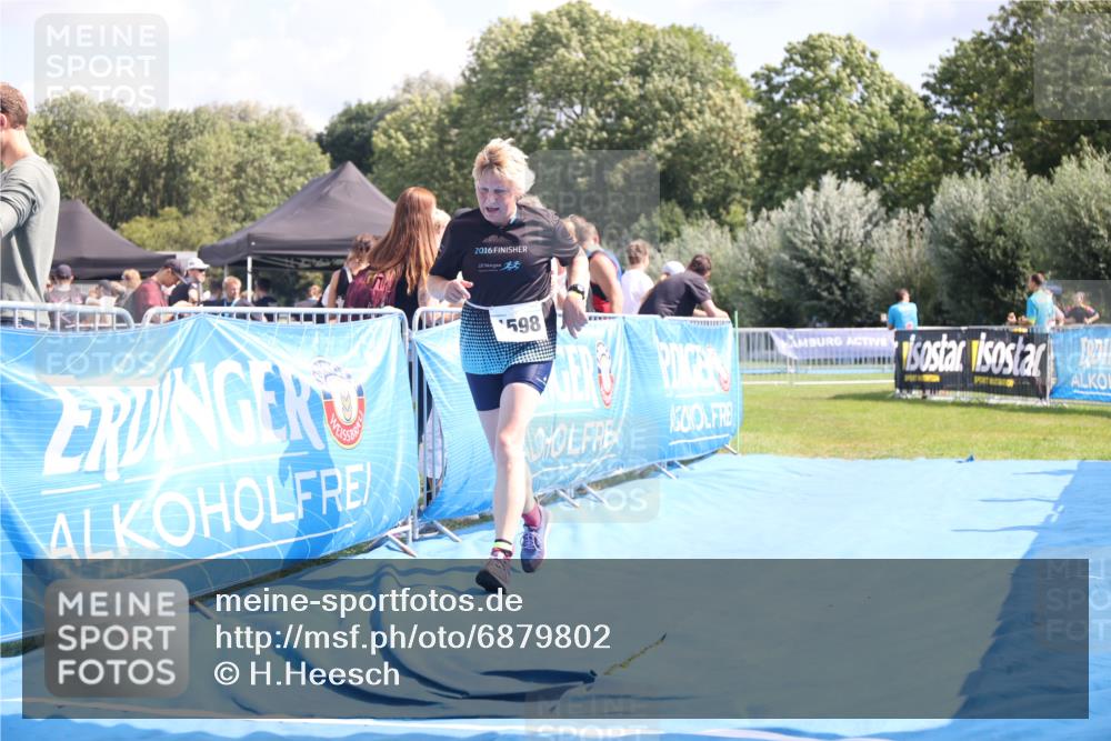 25.08.2024 - Elbe Triathlon Hamburg H.Heesch http://msf.ph/oto/6879802 25.08.2024 12:18:41 Ziel 1598 meine-sportfotos.de