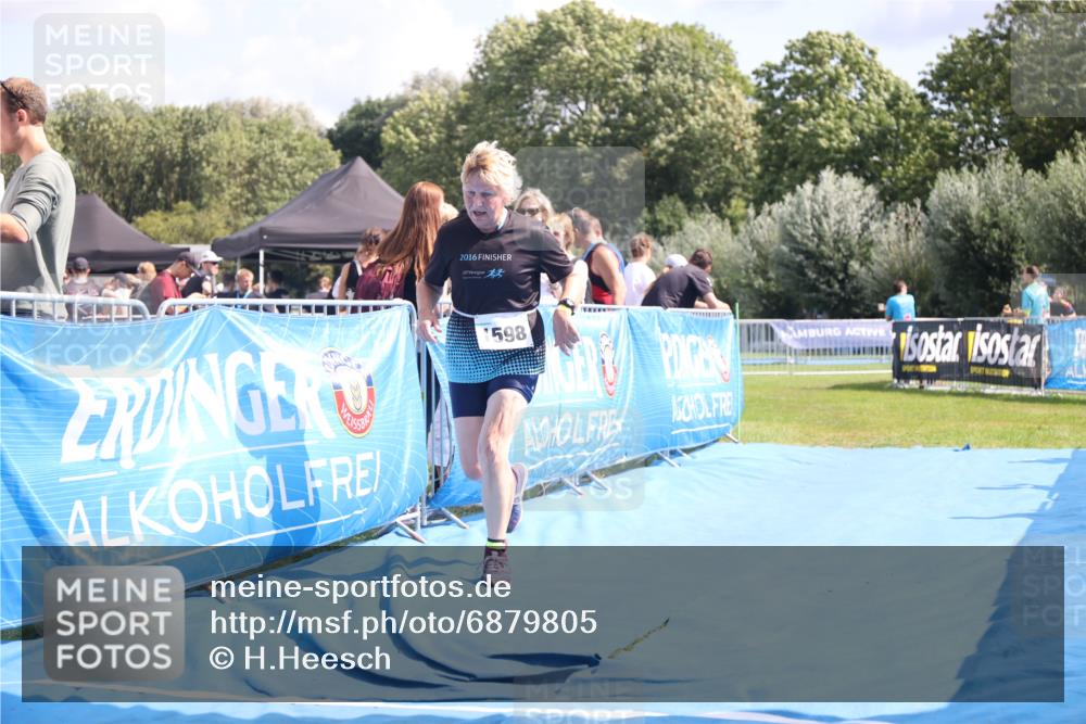 25.08.2024 - Elbe Triathlon Hamburg H.Heesch http://msf.ph/oto/6879805 25.08.2024 12:18:41 Ziel 1598 meine-sportfotos.de