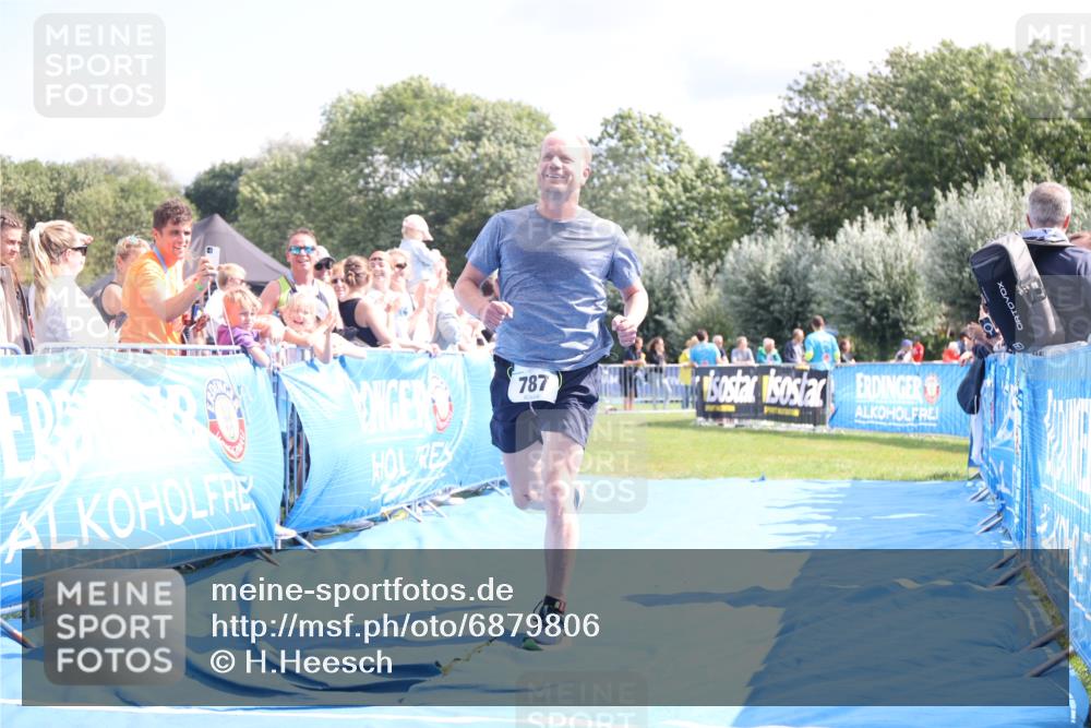 25.08.2024 - Elbe Triathlon Hamburg H.Heesch http://msf.ph/oto/6879806 25.08.2024 11:52:27 Ziel 520, 787 meine-sportfotos.de