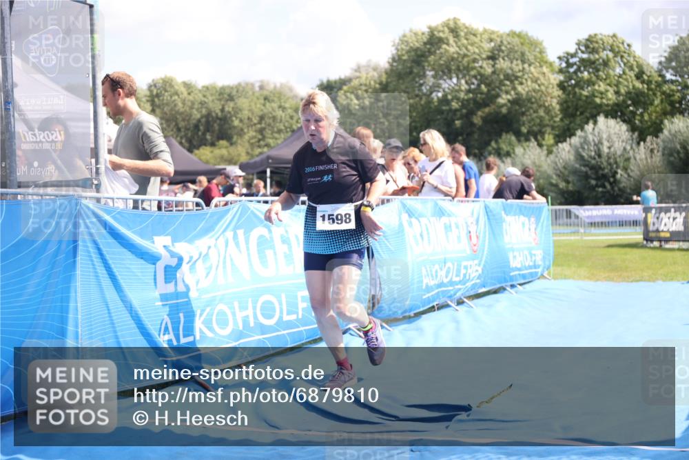 25.08.2024 - Elbe Triathlon Hamburg H.Heesch http://msf.ph/oto/6879810 25.08.2024 12:18:41 Ziel 1598 meine-sportfotos.de