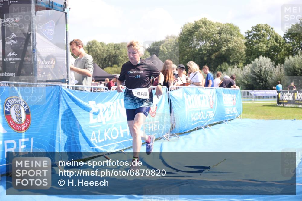 25.08.2024 - Elbe Triathlon Hamburg H.Heesch http://msf.ph/oto/6879820 25.08.2024 12:18:42 Ziel 1598 meine-sportfotos.de