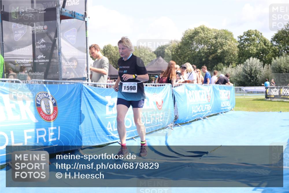 25.08.2024 - Elbe Triathlon Hamburg H.Heesch http://msf.ph/oto/6879829 25.08.2024 12:18:42 Ziel 1598 meine-sportfotos.de
