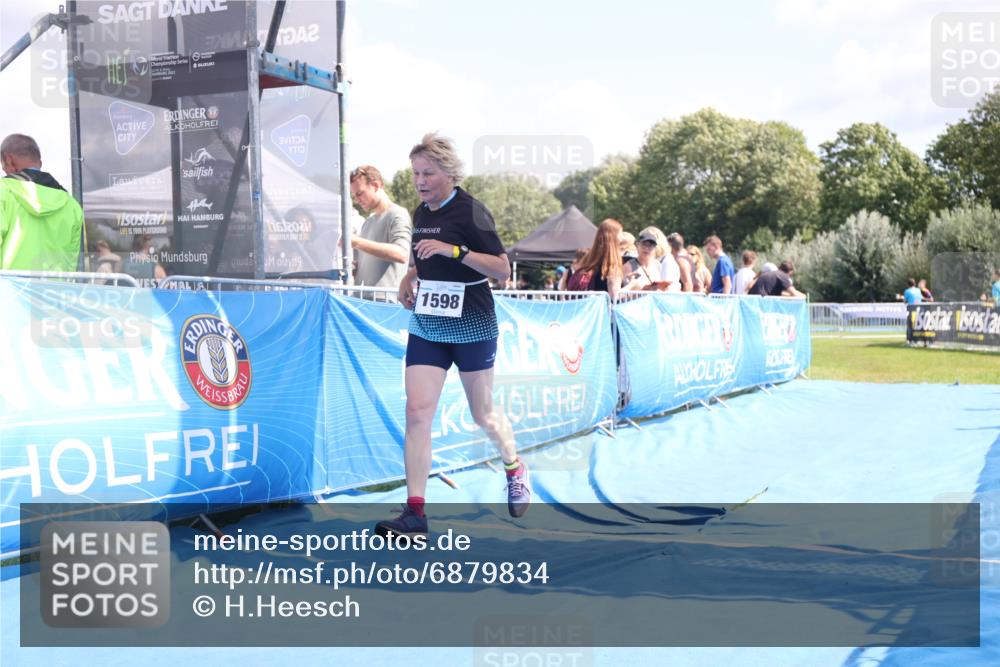 25.08.2024 - Elbe Triathlon Hamburg H.Heesch http://msf.ph/oto/6879834 25.08.2024 12:18:42 Ziel 1598 meine-sportfotos.de