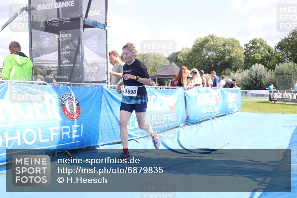 25.08.2024 - Elbe Triathlon Hamburg H.Heesch http://msf.ph/oto/6879835 25.08.2024 12:18:42 Ziel 1598 meine-sportfotos.de