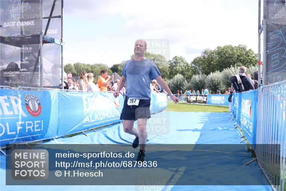 25.08.2024 - Elbe Triathlon Hamburg H.Heesch http://msf.ph/oto/6879836 25.08.2024 11:52:28 Ziel 520, 787 meine-sportfotos.de