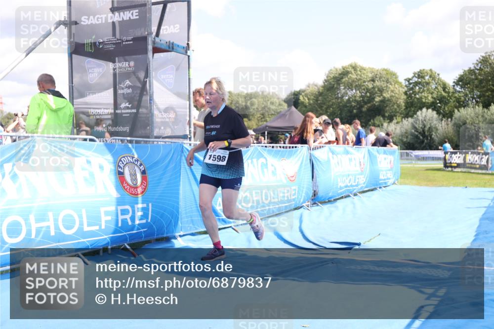 25.08.2024 - Elbe Triathlon Hamburg H.Heesch http://msf.ph/oto/6879837 25.08.2024 12:18:42 Ziel 1598 meine-sportfotos.de