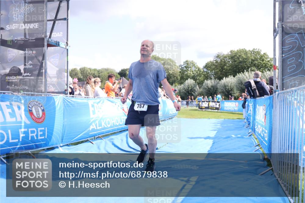 25.08.2024 - Elbe Triathlon Hamburg H.Heesch http://msf.ph/oto/6879838 25.08.2024 11:52:28 Ziel 520, 787 meine-sportfotos.de