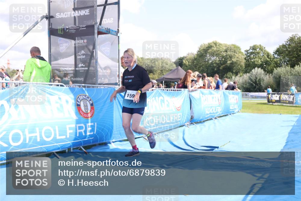 25.08.2024 - Elbe Triathlon Hamburg H.Heesch http://msf.ph/oto/6879839 25.08.2024 12:18:42 Ziel 1598 meine-sportfotos.de