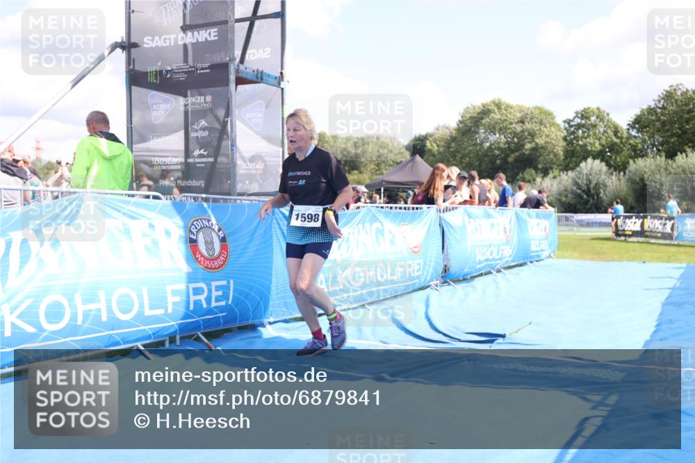25.08.2024 - Elbe Triathlon Hamburg H.Heesch http://msf.ph/oto/6879841 25.08.2024 12:18:42 Ziel 1598 meine-sportfotos.de