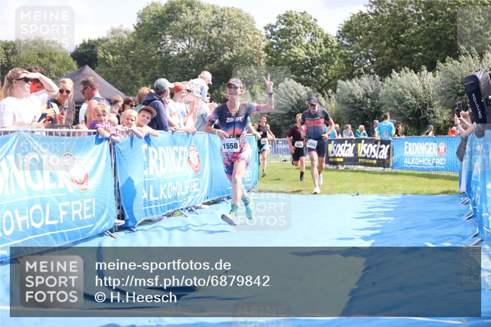 25.08.2024 - Elbe Triathlon Hamburg H.Heesch http://msf.ph/oto/6879842 25.08.2024 11:52:36 Ziel 483, 1455, 1558, 1562 meine-sportfotos.de
