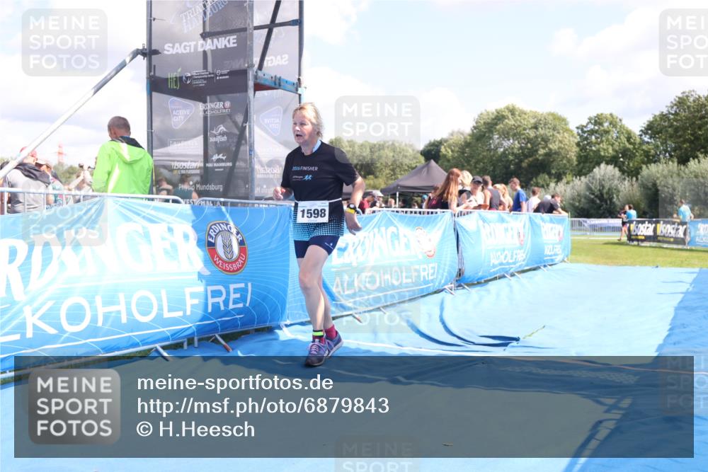 25.08.2024 - Elbe Triathlon Hamburg H.Heesch http://msf.ph/oto/6879843 25.08.2024 12:18:42 Ziel 1598 meine-sportfotos.de