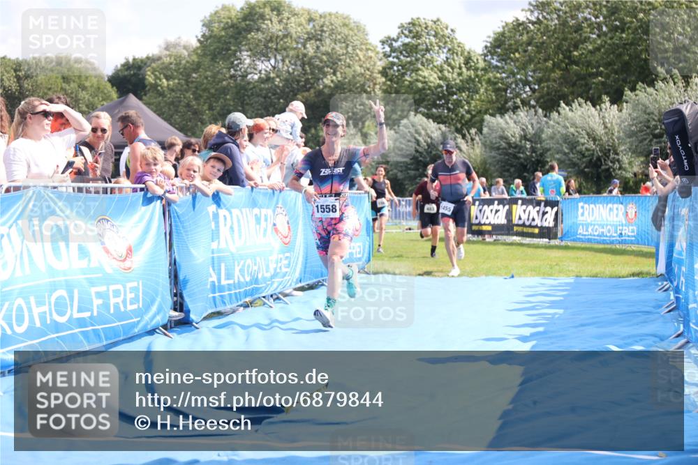 25.08.2024 - Elbe Triathlon Hamburg H.Heesch http://msf.ph/oto/6879844 25.08.2024 11:52:36 Ziel 483, 1455, 1558, 1562 meine-sportfotos.de