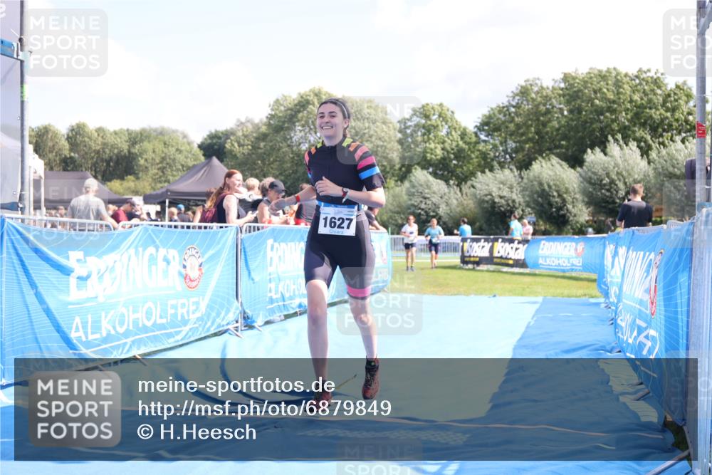 25.08.2024 - Elbe Triathlon Hamburg H.Heesch http://msf.ph/oto/6879849 25.08.2024 12:18:51 Ziel 1627, 1635 meine-sportfotos.de