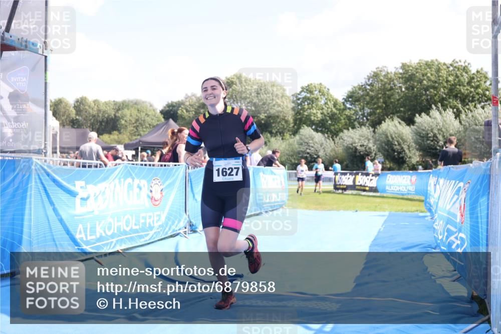 25.08.2024 - Elbe Triathlon Hamburg H.Heesch http://msf.ph/oto/6879858 25.08.2024 12:18:51 Ziel 1627, 1635 meine-sportfotos.de
