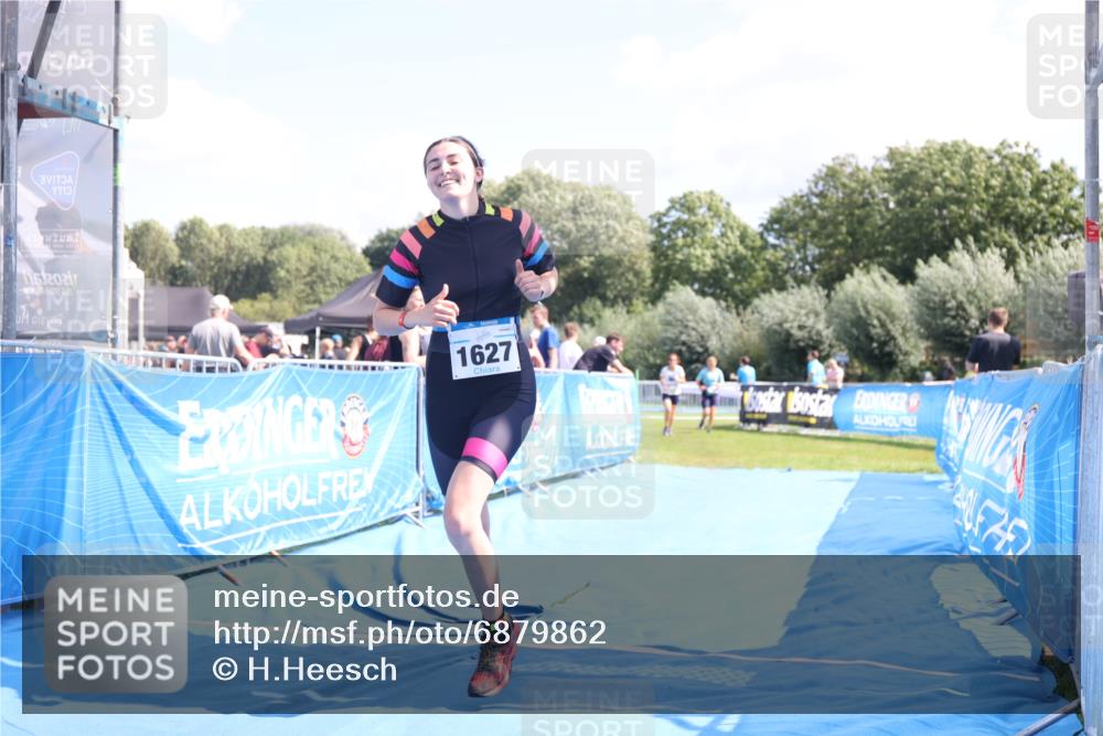 25.08.2024 - Elbe Triathlon Hamburg H.Heesch http://msf.ph/oto/6879862 25.08.2024 12:18:51 Ziel 1627, 1635 meine-sportfotos.de