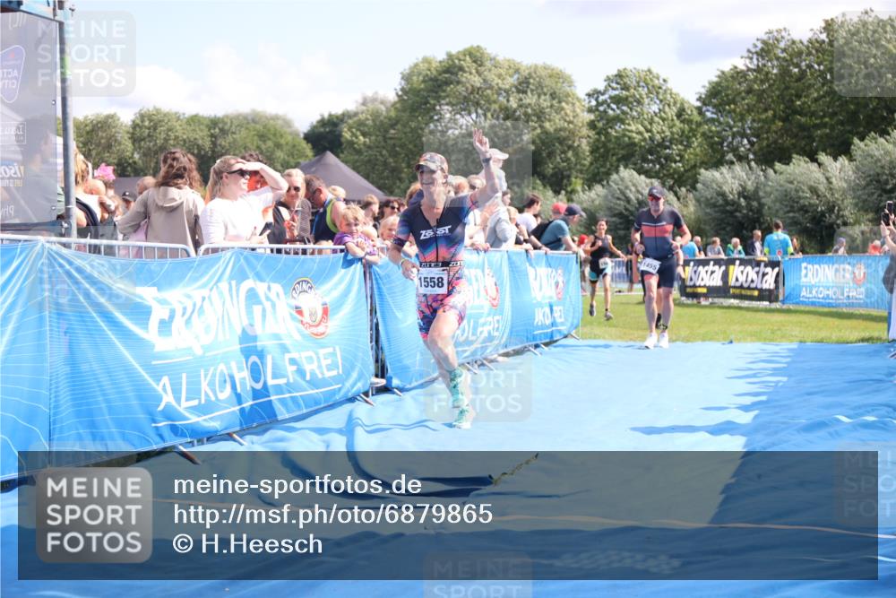 25.08.2024 - Elbe Triathlon Hamburg H.Heesch http://msf.ph/oto/6879865 25.08.2024 11:52:37 Ziel 483, 1455, 1558, 1562 meine-sportfotos.de