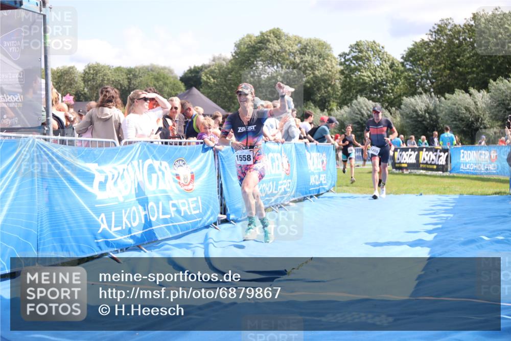 25.08.2024 - Elbe Triathlon Hamburg H.Heesch http://msf.ph/oto/6879867 25.08.2024 11:52:37 Ziel 483, 1455, 1558, 1562 meine-sportfotos.de