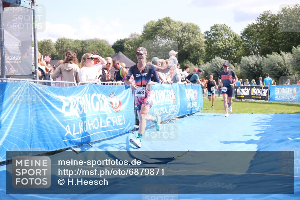 25.08.2024 - Elbe Triathlon Hamburg H.Heesch http://msf.ph/oto/6879871 25.08.2024 11:52:37 Ziel 483, 1455, 1558, 1562 meine-sportfotos.de