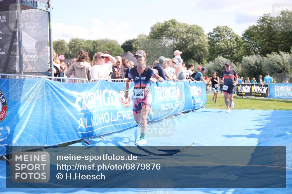 25.08.2024 - Elbe Triathlon Hamburg H.Heesch http://msf.ph/oto/6879876 25.08.2024 11:52:37 Ziel 483, 1455, 1558, 1562 meine-sportfotos.de