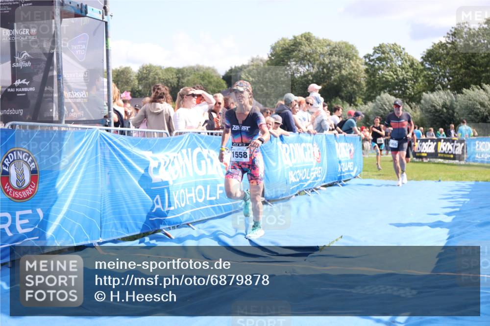 25.08.2024 - Elbe Triathlon Hamburg H.Heesch http://msf.ph/oto/6879878 25.08.2024 11:52:37 Ziel 483, 1455, 1558, 1562 meine-sportfotos.de