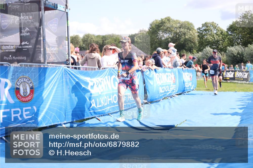 25.08.2024 - Elbe Triathlon Hamburg H.Heesch http://msf.ph/oto/6879882 25.08.2024 11:52:37 Ziel 483, 1455, 1558, 1562 meine-sportfotos.de