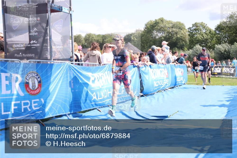 25.08.2024 - Elbe Triathlon Hamburg H.Heesch http://msf.ph/oto/6879884 25.08.2024 11:52:38 Ziel 483, 1455, 1558, 1562 meine-sportfotos.de