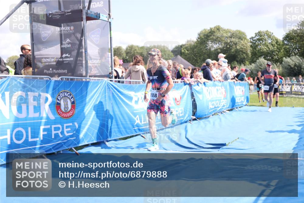 25.08.2024 - Elbe Triathlon Hamburg H.Heesch http://msf.ph/oto/6879888 25.08.2024 11:52:38 Ziel 483, 1455, 1558, 1562 meine-sportfotos.de
