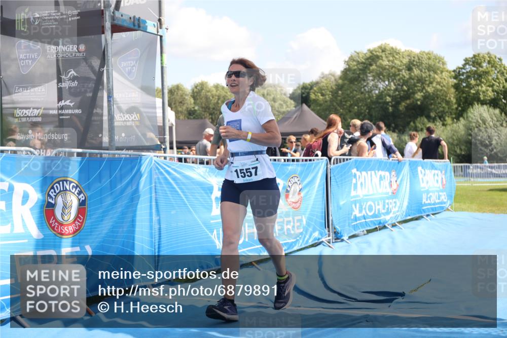 25.08.2024 - Elbe Triathlon Hamburg H.Heesch http://msf.ph/oto/6879891 25.08.2024 12:19:00 Ziel 1557, 1635 meine-sportfotos.de