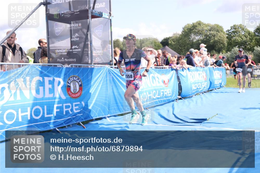 25.08.2024 - Elbe Triathlon Hamburg H.Heesch http://msf.ph/oto/6879894 25.08.2024 11:52:38 Ziel 483, 1455, 1558, 1562 meine-sportfotos.de