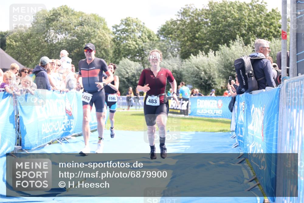 25.08.2024 - Elbe Triathlon Hamburg H.Heesch http://msf.ph/oto/6879900 25.08.2024 11:52:39 Ziel 483, 1455, 1558, 1562 meine-sportfotos.de