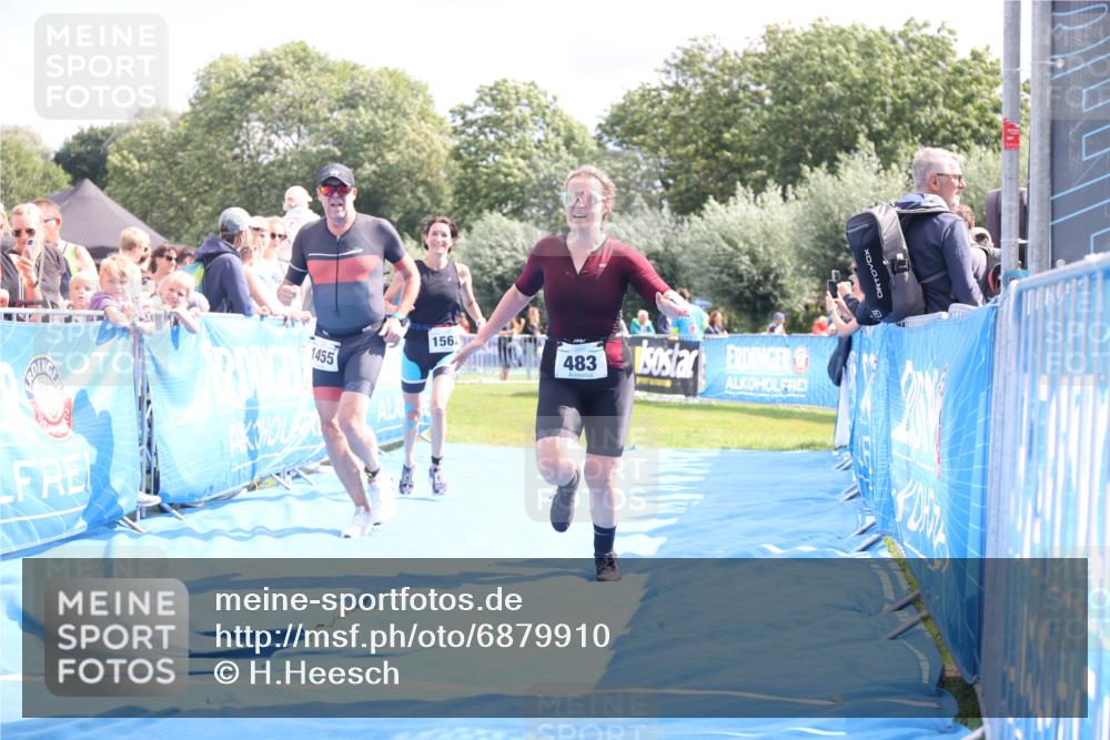 25.08.2024 - Elbe Triathlon Hamburg H.Heesch http://msf.ph/oto/6879910 25.08.2024 11:52:40 Ziel 483, 1455, 1558, 1562 meine-sportfotos.de