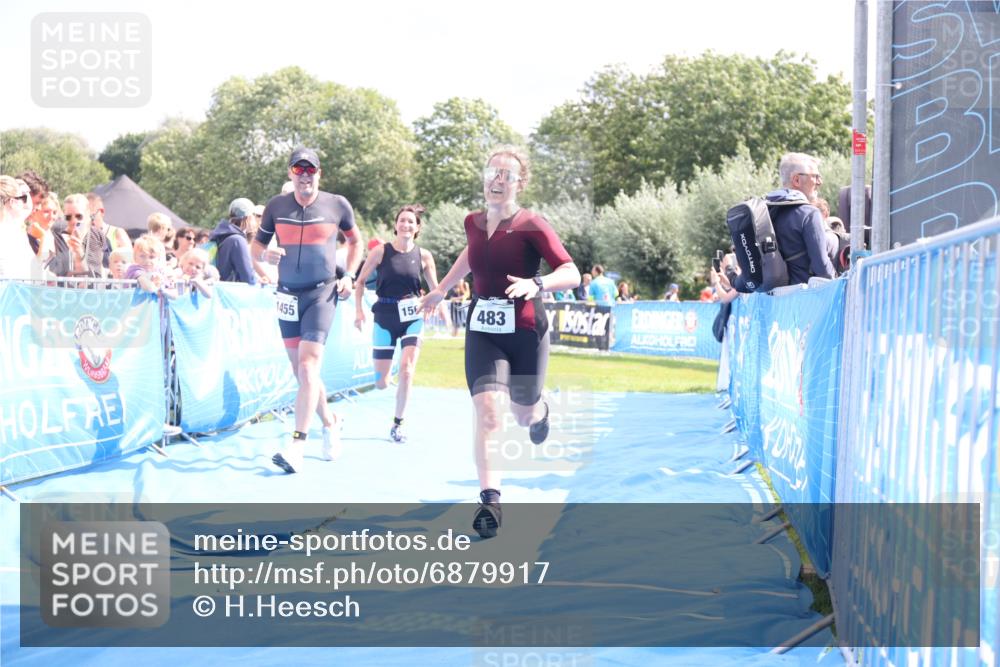 25.08.2024 - Elbe Triathlon Hamburg H.Heesch http://msf.ph/oto/6879917 25.08.2024 11:52:40 Ziel 483, 1455, 1558, 1562 meine-sportfotos.de