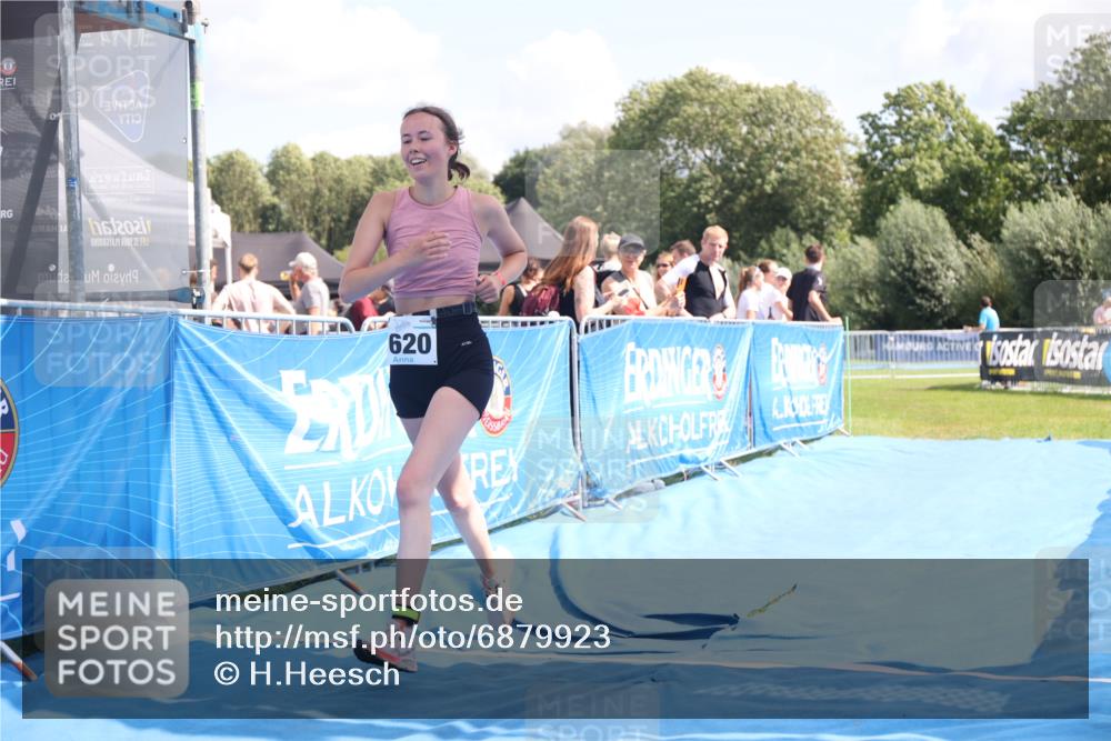 25.08.2024 - Elbe Triathlon Hamburg H.Heesch http://msf.ph/oto/6879923 25.08.2024 12:19:21 Ziel 1620 meine-sportfotos.de