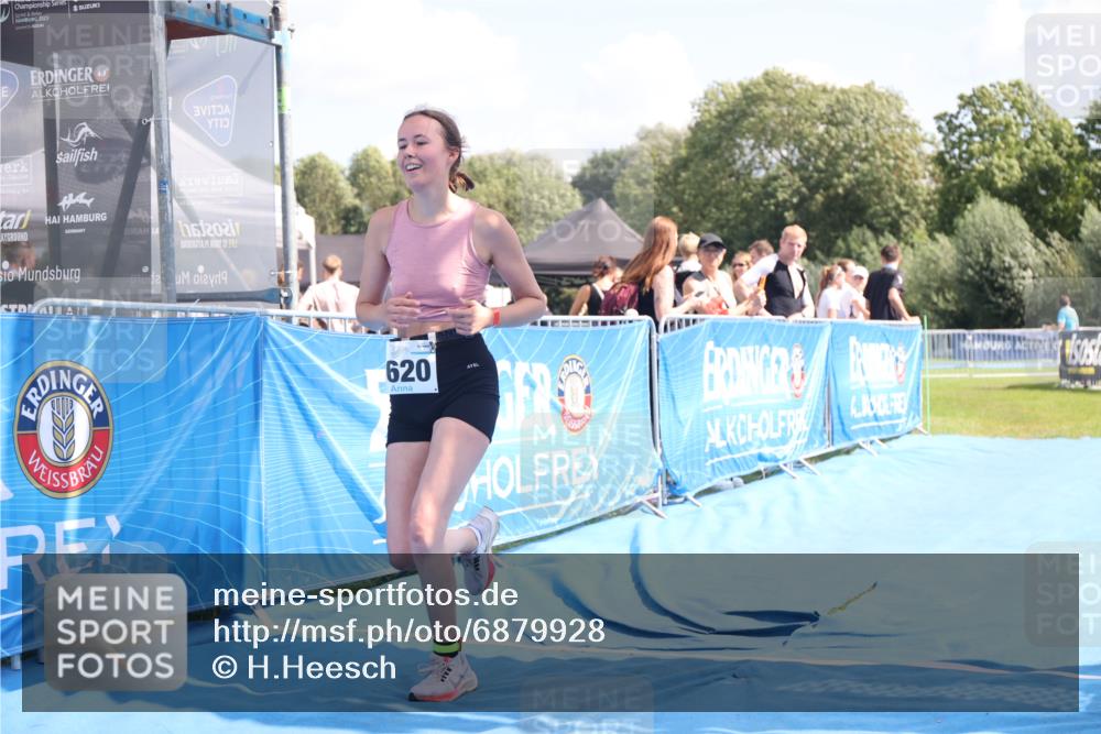 25.08.2024 - Elbe Triathlon Hamburg H.Heesch http://msf.ph/oto/6879928 25.08.2024 12:19:21 Ziel 1620 meine-sportfotos.de