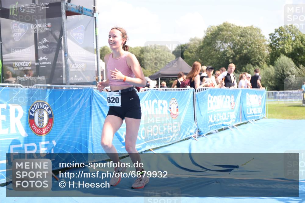 25.08.2024 - Elbe Triathlon Hamburg H.Heesch http://msf.ph/oto/6879932 25.08.2024 12:19:22 Ziel 1620 meine-sportfotos.de