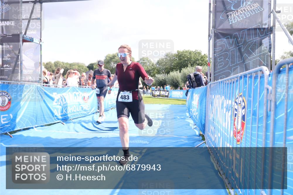 25.08.2024 - Elbe Triathlon Hamburg H.Heesch http://msf.ph/oto/6879943 25.08.2024 11:52:41 Ziel 483, 1455, 1558, 1562 meine-sportfotos.de