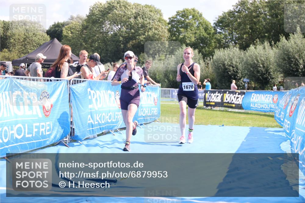 25.08.2024 - Elbe Triathlon Hamburg H.Heesch http://msf.ph/oto/6879953 25.08.2024 12:20:32 Ziel 504, 1670 meine-sportfotos.de