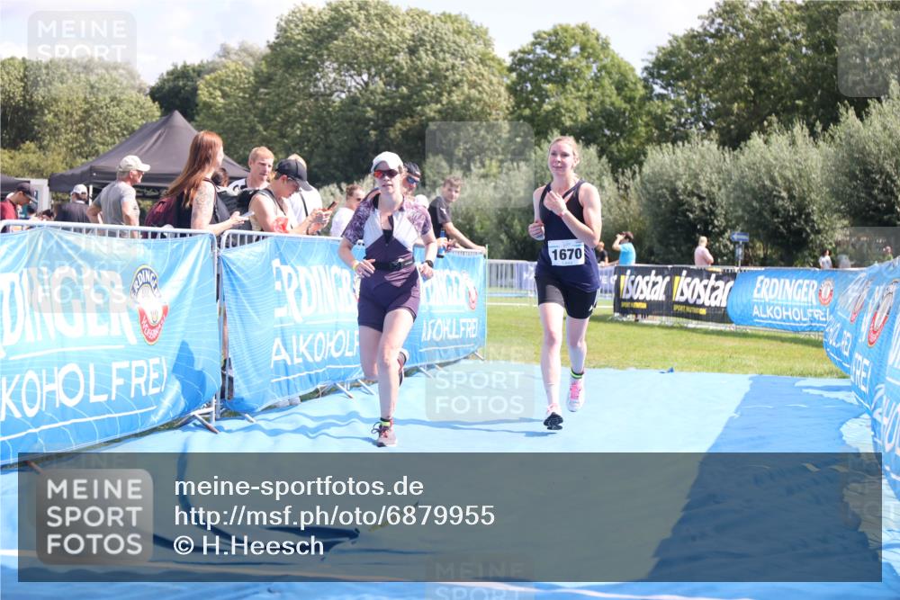 25.08.2024 - Elbe Triathlon Hamburg H.Heesch http://msf.ph/oto/6879955 25.08.2024 12:20:32 Ziel 504, 1670 meine-sportfotos.de