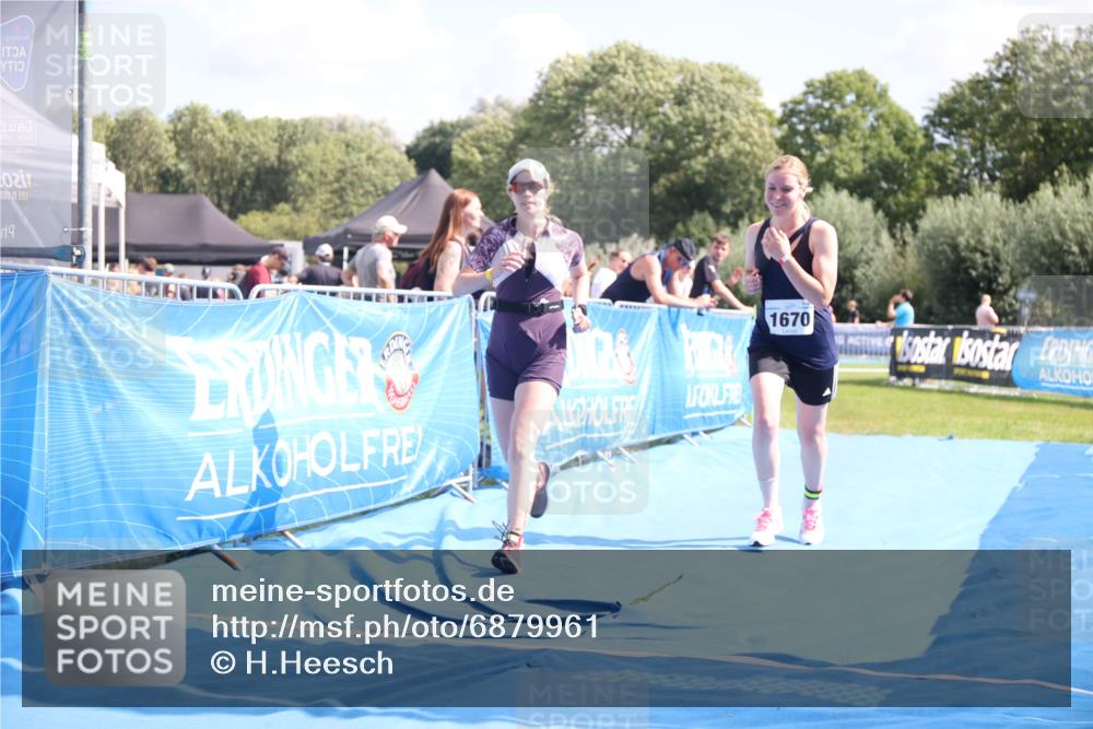 25.08.2024 - Elbe Triathlon Hamburg H.Heesch http://msf.ph/oto/6879961 25.08.2024 12:20:32 Ziel 504, 1670 meine-sportfotos.de