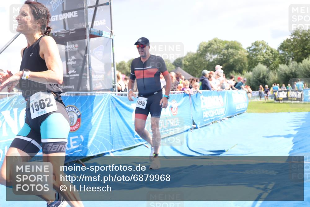 25.08.2024 - Elbe Triathlon Hamburg H.Heesch http://msf.ph/oto/6879968 25.08.2024 11:52:42 Ziel 483, 1455, 1558, 1562 meine-sportfotos.de